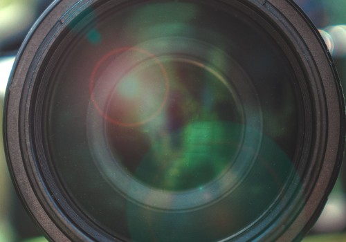 A Beginner's Guide to Zoom Lenses for Light Studios